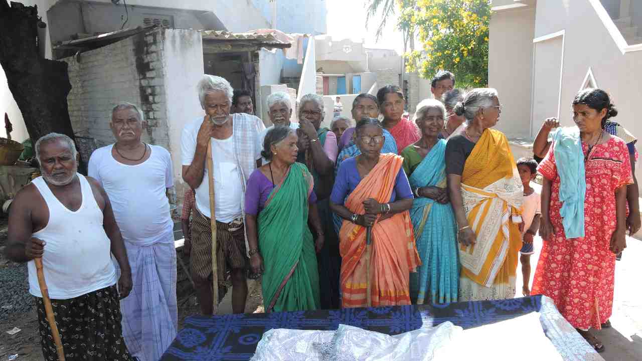 Donation of blankets and clothes to Elders at Kurnool